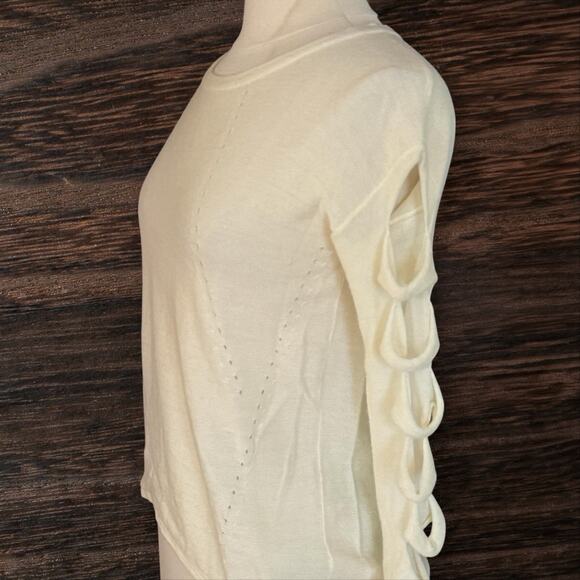 Aqua Brand Ivory Sweater Size XSmall 37" Bust Womens Cut Out Sleeve Wool Blend - Picture 2 of 6